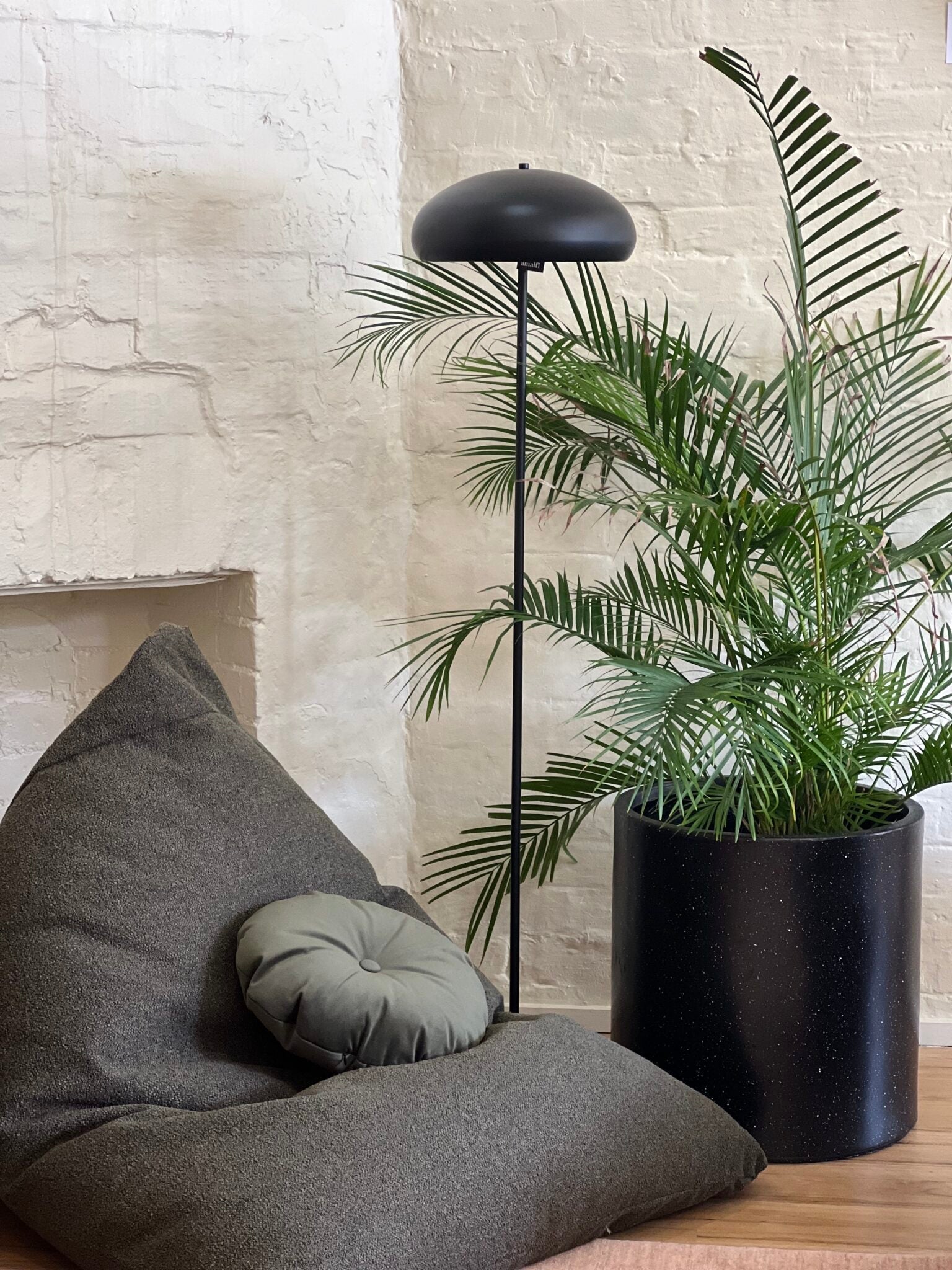 Lampadaire en forme de dôme