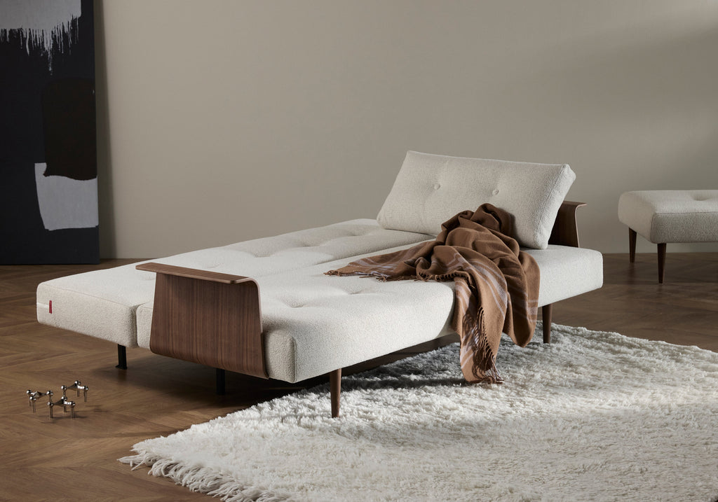 Bras en noyer refondu