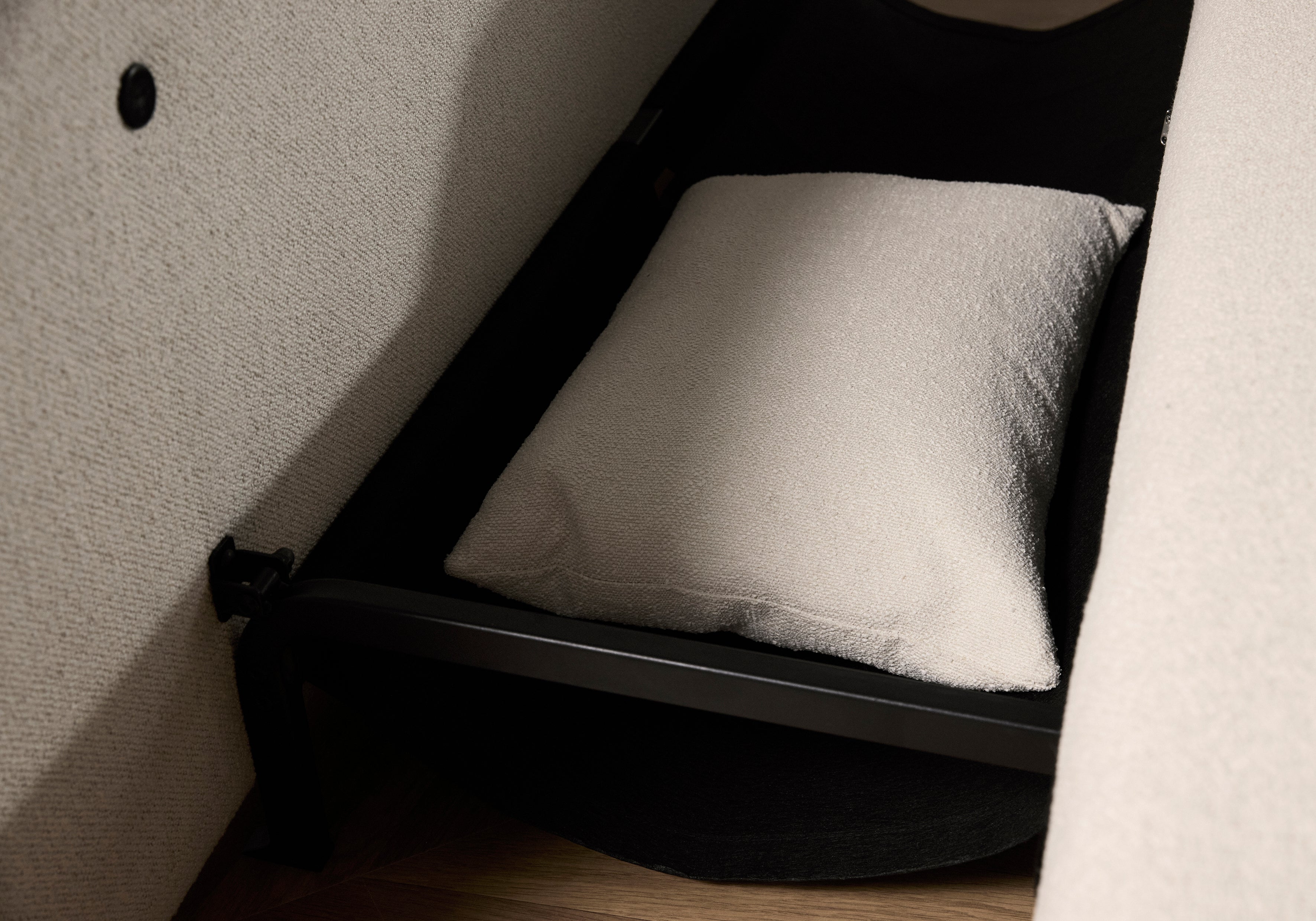 Bras en noyer refondu